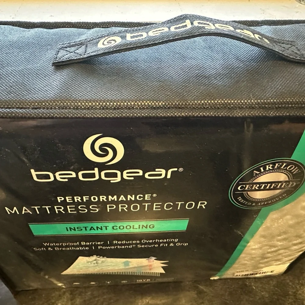 Bedgear Performance Mattress Protector - White - Cooling- Waterproof -Stain res